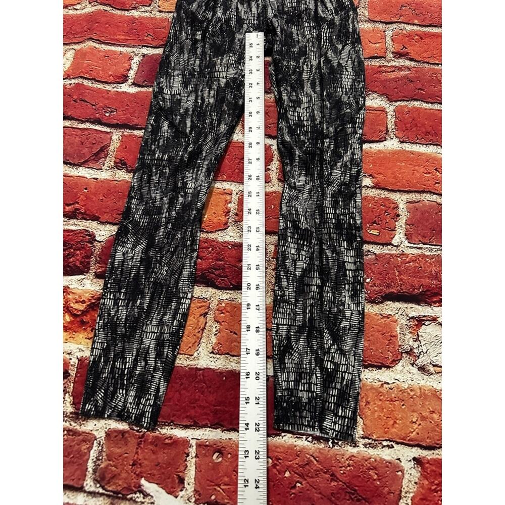 Lululemon leggings size 0 - Picture 5 of 7